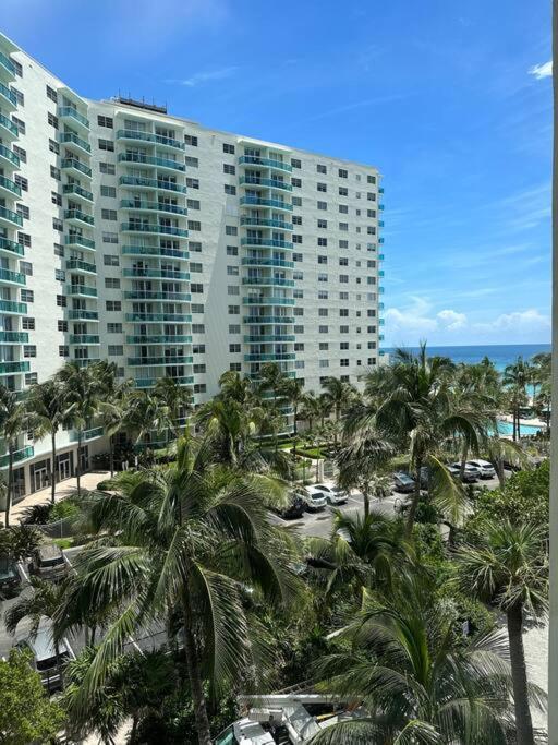 Amazing Apartment On The Beach Hollywood Exterior photo