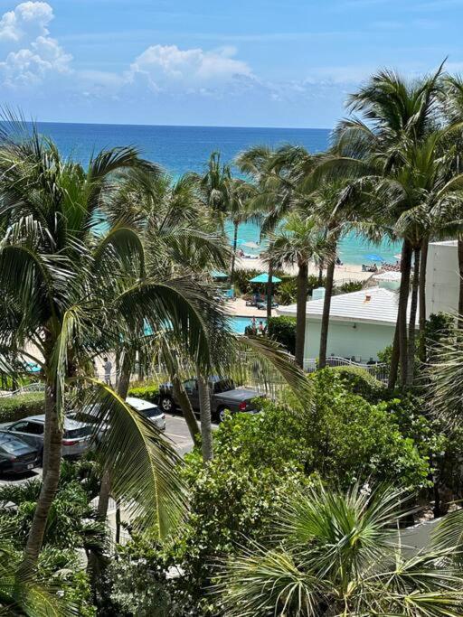 Amazing Apartment On The Beach Hollywood Exterior photo